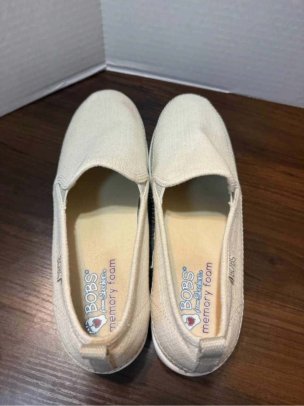 Skechers BOBS Slip-On Canvas Flats in Beige Cream size 9.5
